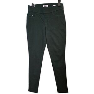 Nine West Heidi dark pine green pull on skinny pants. Size 4.